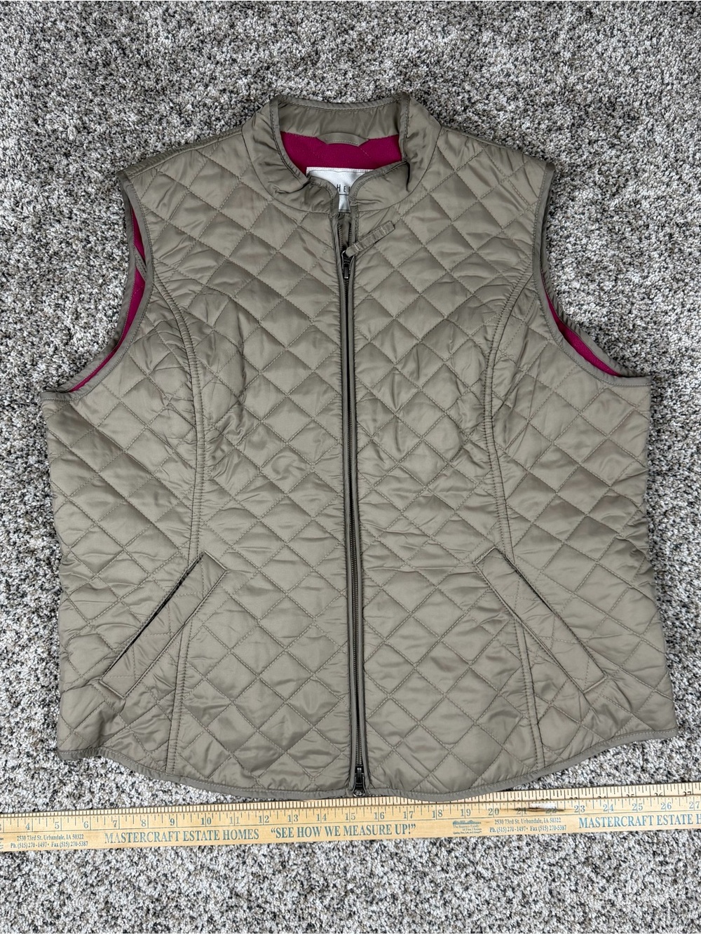 Sz XL Women’s Van Heusen Full Zip Soft Quilted Nylon Sleeveless Vest Beige Pink